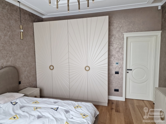 Mobilier de dormitor din MDF vopsit