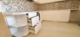 Mobilier bucătărie din MDF vopsit cu blat termorezistent – 5,3 m, montaj în Bacău
