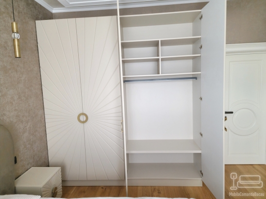 Mobilier de dormitor din MDF vopsit