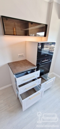 Mobila de bucatarie personalizata din MDF vopsit