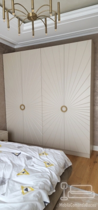 Mobilier de dormitor din MDF vopsit
