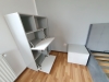 Dormitor matrimonial la comandă: pat tapițat cu somieră rabatabilă, dulap și corpuri feronerie Blum