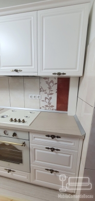 Bucătărie din MDF vopsit, 3,6 m – stil clasic, feronerie Blum, Bacău