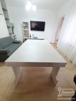 Masă extensibilă din PAL Light Virginia Walnut realizată la comandă