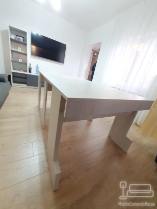 Masă extensibilă din PAL Light Virginia Walnut realizată la comandă