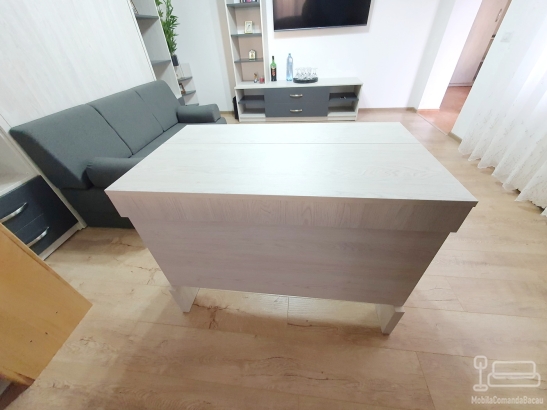 Masă extensibilă din PAL Light Virginia Walnut realizată la comandă