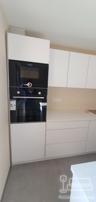 Bucătărie din MDF Perfect Sense, cu Tip-On și feronerie Blum cu amortizare