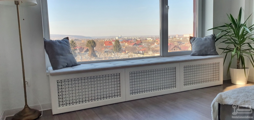 Mască de calorifer din MDF vopsit cu șezut tapițat – soluție 2-în-1 pentru confort și design, Bacău