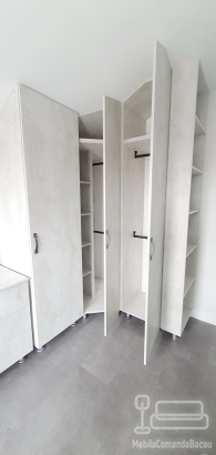 Mobilier dormitor pentru copil – dressing pe colț, birou pe colț, pat tapițat și noptieră | Montaj în Bacău