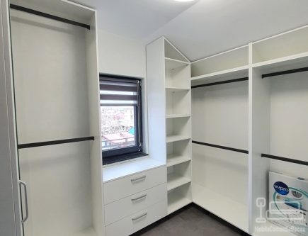 Mobilier dormitor copil – dressing pe colț, birou pe colț, pat tapițat și noptieră | Montaj în Bacău