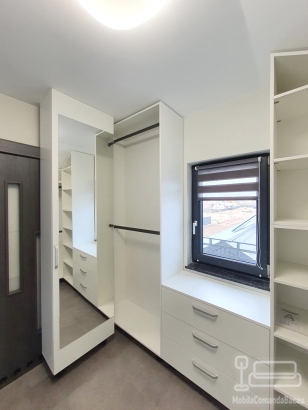 Mobilier dormitor copil – dressing pe colț, birou pe colț, pat tapițat și noptieră | Montaj în Bacău