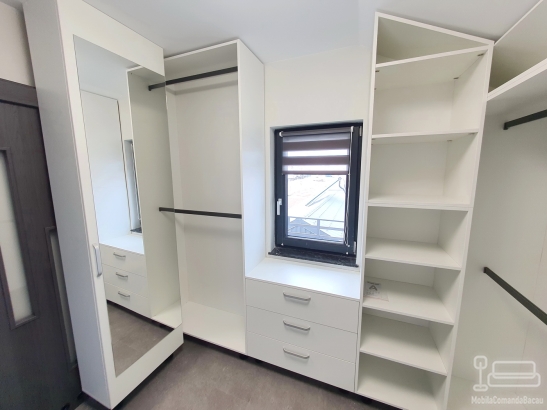 Mobilier dormitor copil – dressing pe colț, birou pe colț, pat tapițat și noptieră | Montaj în Bacău