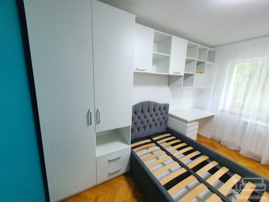 Mobilier dormitor copil la comandă – PAL melaminat, pat 190×120, dressing uși glisante, Bacău