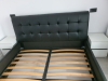 Mobilier de dormitor din PAL cu pat tapițat și comodă cu profile Gola negre