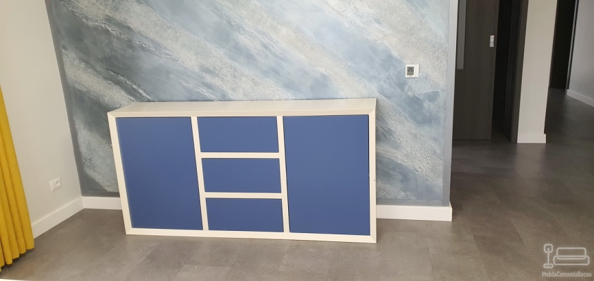 Mobilier living din PAL melaminat dublat cu fronturi MDF vopsit – montaj în Bacău
