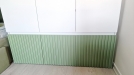 Dormitor pentru copii din MDF vopsit, cu uși riflate și paturi tapițate 200×90