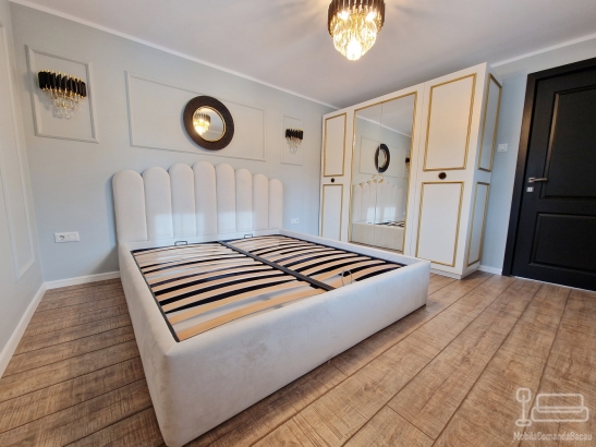 Mobilier dormitor din lemn – pat 160×200, 2 noptiere și dulap cu oglinzi (Bacău)