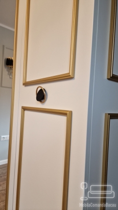 Mobilier dormitor din lemn – pat 160×200, 2 noptiere și dulap cu oglinzi (Bacău)