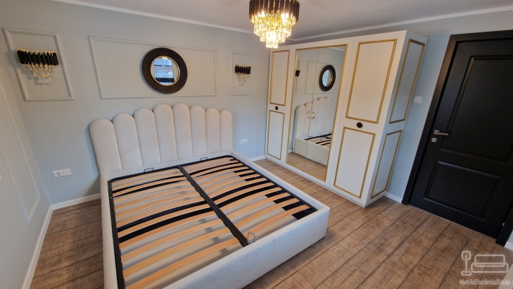 Mobilier dormitor din lemn – pat 160×200, 2 noptiere și dulap cu oglinzi (Bacău)