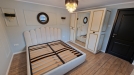 Mobilier dormitor din lemn – pat 160×200, 2 noptiere și dulap cu oglinzi (Bacău)