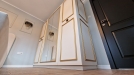 Mobilier dormitor din lemn – pat 160×200, 2 noptiere și dulap cu oglinzi (Bacău)