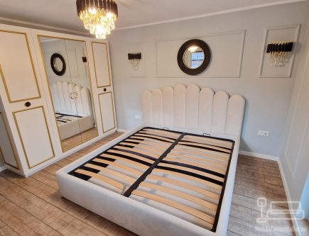 Mobilier dormitor din lemn cu pat tapițat și dulap 2100×600×2100 mm – Bacău