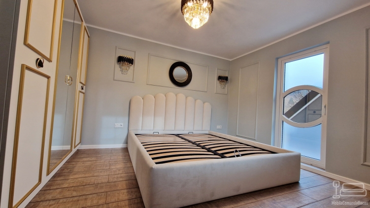 Mobilier dormitor din lemn cu pat tapițat și dulap 2100×600×2100 mm – Bacău