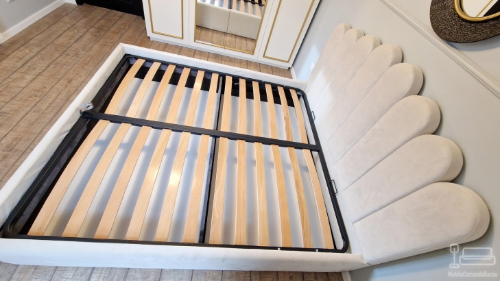 Mobilier dormitor din lemn cu pat tapițat și dulap 2100×600×2100 mm – Bacău