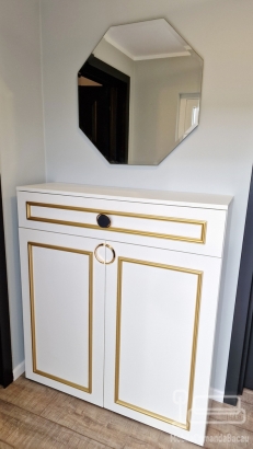 Mobilier hol din lemn cu sertare și oglindă octogon – Bacău