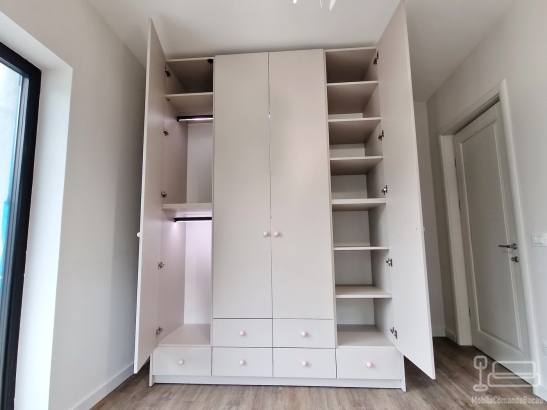 Mobilier dormitor pentru copil din pal melaminat – pat, birou și dulapuri, Bacău