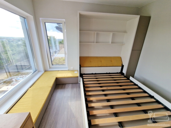 Ansamblu mobilier dormitor cu pat rabatabil vertical și „corp tip pian” – Iași