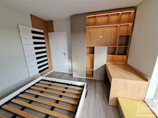 Ansamblu mobilier dormitor cu pat rabatabil vertical și „corp tip pian” – Iași