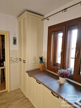 Mobilier bucătărie MDF vopsit – corp centrală & mască calorifer, jud. Bacău