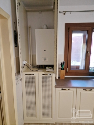 Mobilier bucătărie MDF vopsit – corp centrală & mască calorifer, jud. Bacău
