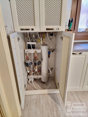 Mobilier bucătărie MDF vopsit – corp centrală & mască calorifer, jud. Bacău