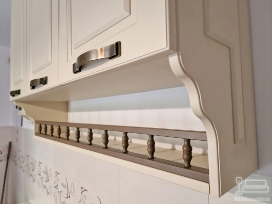Mobilier bucătărie MDF vopsit – corp centrală & mască calorifer, jud. Bacău