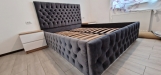 Mobilier dormitor cu pat tapițat și dressing cu uși glisante – Bacău