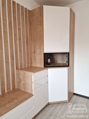 Mobilier living din MDF vopsit cu riflaje – design modern, soft-close Blum