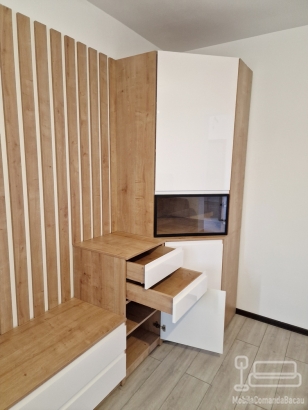 Mobilier living din MDF vopsit cu riflaje – design modern, soft-close Blum
