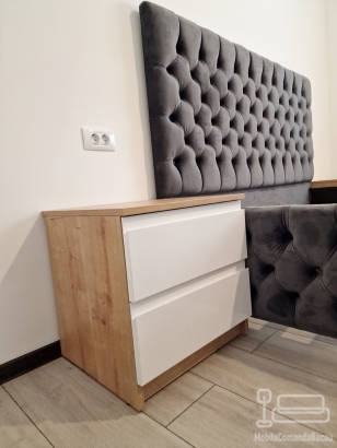 Mobilier dormitor cu pat tapițat și dressing cu uși glisante – Bacău