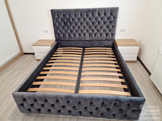 Mobilier dormitor cu pat tapițat și dressing cu uși glisante – Bacău