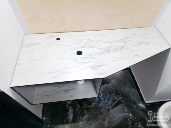 Corp chiuvetă baie din HPL – 1200 × 450 × 400 mm, montaj la Pensiunea Podu’ cu Lanțuri (Bacău)