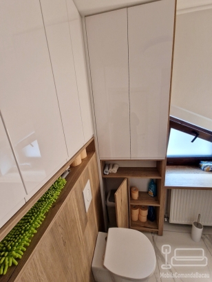 Mobilier de baie din MDF vopsit lucios – depozitare eficientă, finisaj premium & feronerie Blum