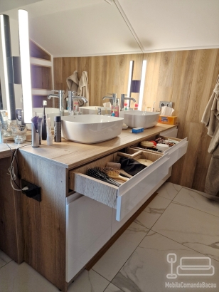 Mobilier de baie din MDF vopsit lucios – depozitare eficientă, finisaj premium & feronerie Blum
