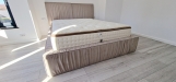 Pat tapitat cu somieră rabatabilă 200×160 cm – spațiu ascuns pentru depozitare