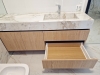 Mobilier de baie MDF furniruit, cu sertare Blum soft-close și blat cu lavoar integrat
