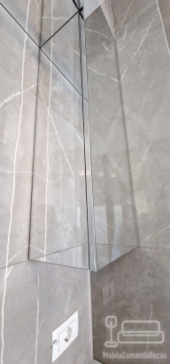 Mobilier de baie din MDF furniruit, cu fronturi Rauvisio Crystal și sertare Blum soft-close