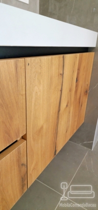 Mobilier de baie din MDF furniruit, cu fronturi Rauvisio Crystal și sertare Blum soft-close