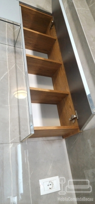 Mobilier de baie din MDF furniruit, cu fronturi Rauvisio Crystal și sertare Blum soft-close