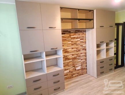 Mobilier living la comandă – MDF laminat, 4.500 mm, Bacău